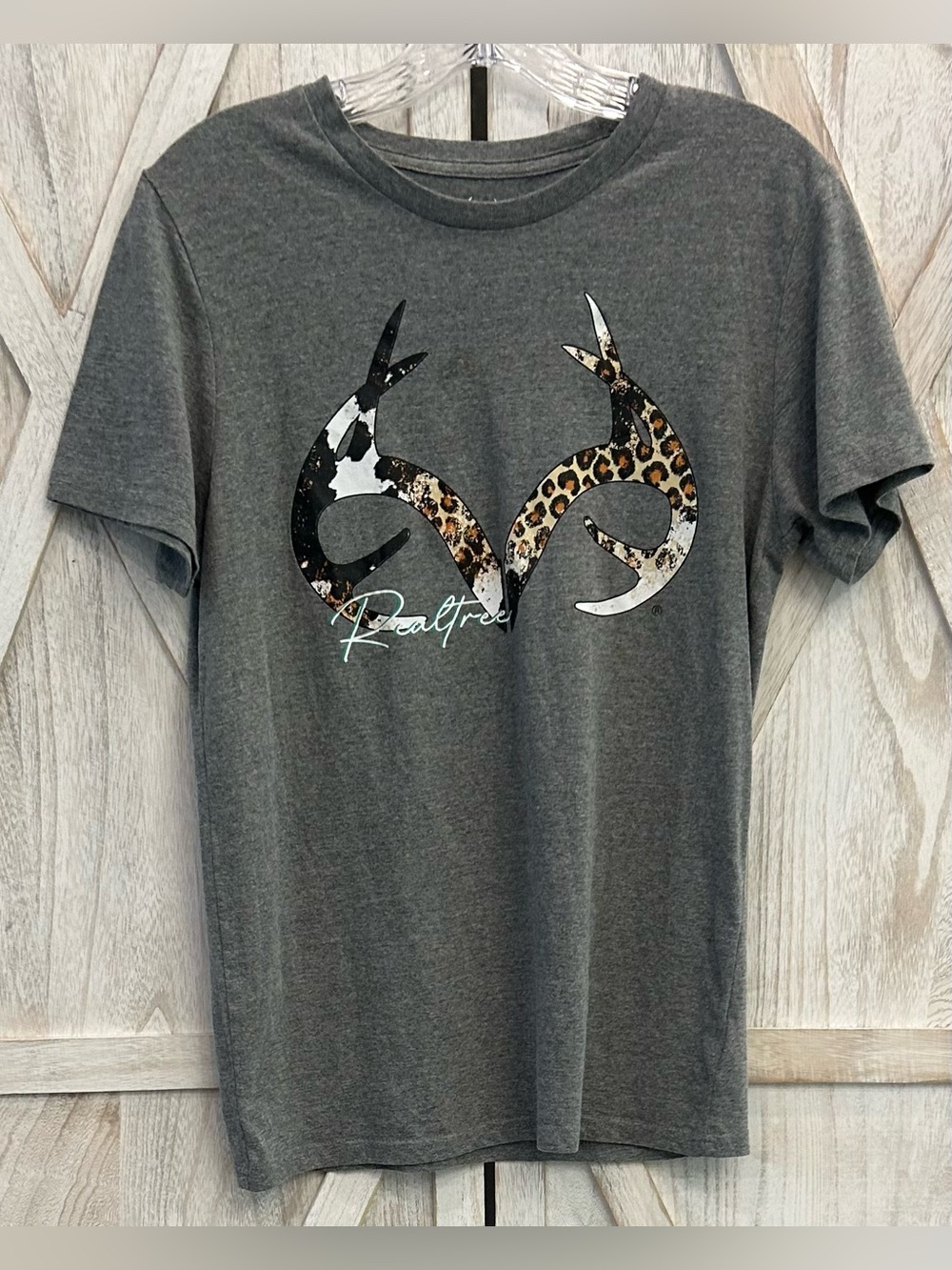 Realtree Women’s Leopard Deer Print Antler Logo Tee Graphite Heather Small